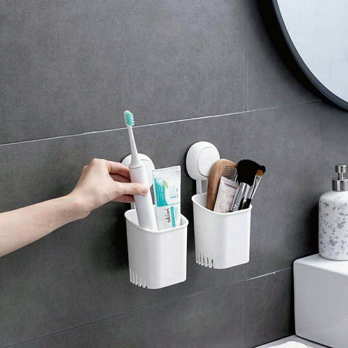 Glowcart楽天市場店の吸盤歯ブラシホルダー 歯ブラシホルダー 吊り下げ 歯ブラシスタンド 衛生的 収納 歯ブラシ立て 洗面所 洗面台 吸盤式 新生活 taili-tooth-cup｜アングル3