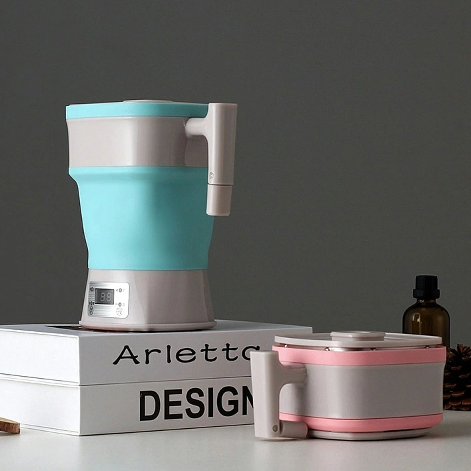 折りたたみ式電気ケトル 折りたためるケトル 電気ケトル 800ml 電圧切替式 海外でも使える 携帯ポットシリコン キャンプ 電気ポット 湯沸かしコンパクト 携帯便利 旅行用品サーモスタット制御 軽量 断熱 湯沸しケトル