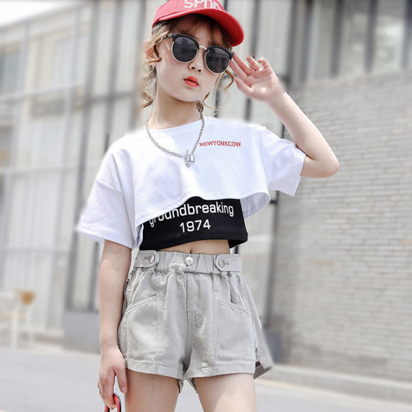 【6%OFFクーポン】子供服 女の子 夏服 ショートTシャツ+ベスト カジュアル ファッション キッズ ガールズ ダンス衣装 トップス 白いTシャツ 丸首 半袖 黒のベスト コーデ 普段着 ジュニア服 オシャレ 110 120 130 140 150 160ダンス衣装 子供服 トップス チア へそ出し