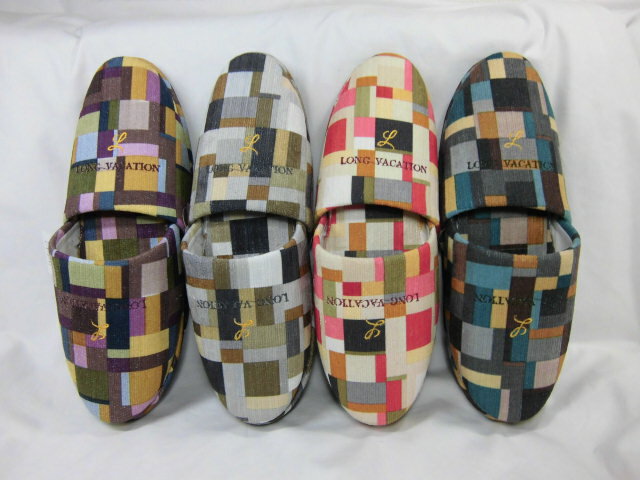 スリッパ 4足 セット（4色）デザイン柄 ワンポイントししゅう 前閉じ 自宅用 来客用 おしゃれ かわいい 室内履き スリッパセット セットスリッパ　裏面ビニール素材　沖縄不可(3.0)