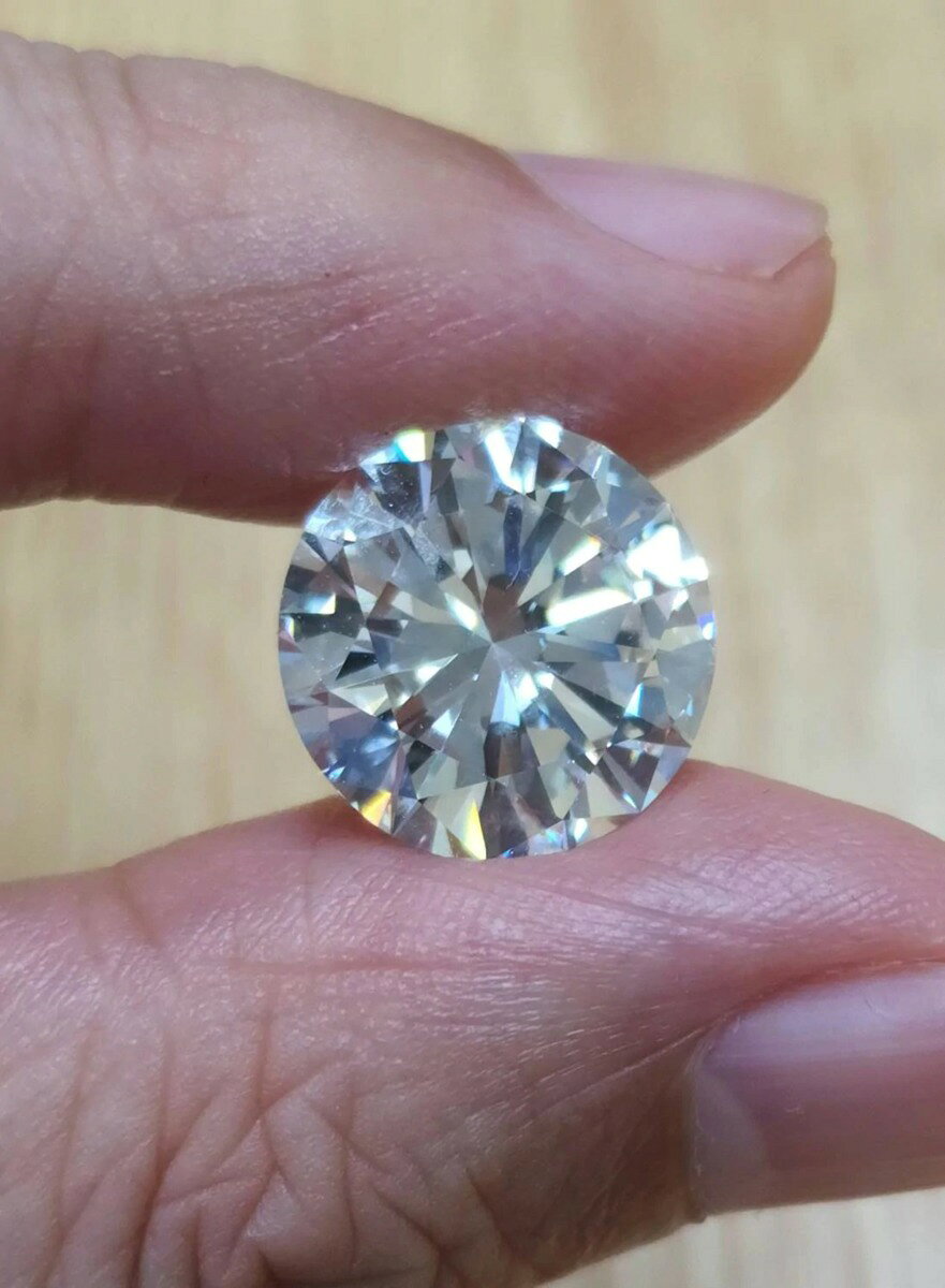 �� GIA ������ա� 10.13ct VVS-1 ŷ�� ��������� �롼�� �饦��� ����̵��