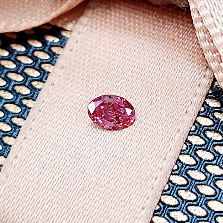 �����֤��񻺡� VS���饹�δ��ס� ŷ����åɥ�������� �롼����0.119ct��Fancy Purplish Red��VS-2�� ������и���������դ�