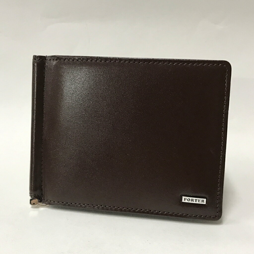 商品名PORTER(ポーター)マネークリップ付き　ウォレットサイズカラー縦：約8.5cm　横：約11cm　マチ：約1cm付属品箱状態こちらの商品は、弊社が店頭におきましてお客様から買取をした商品になります。箱にキズがあります。全体的もしくは一部に若干の色褪せや多少のキズ、スレ、汚れ等ございますが、使用・着用に問題はない状態が比較的よい中古品です。目立つ汚れや傷などの詳細は写真をご確認くださいませ。撮影の関係上色合いが実物と若干異なる場合がありますが予めご了承下さい。こちらの商品は中古品となります。状態の確認には万全の注意を払っておりますが、小さいダメージ等の見落としがある場合がございます。古着という特性上、ご理解ください。写真はクリックすると大きな画像でご覧いただけます。商品について※商品は店頭との併売品の為、売り切れとなってしまう場合がございます。予めご了承ください。※状態につきましては個々感じ方が異なる為、参考程度にお考えください。※商品のお問い合わせの時間帯や内容によってはご回答が遅れる場合がございます。発送について※日曜・祝日のご注文につきましては配送が翌日となる場合がございます。※複数の商品をご注文の際、商品が店頭にて売り切れとなってしまう場合がございます。欠品のご連絡をした後、ご返答がない場合は翌日に残りの商品の発送をいたします。※メール便での発送が困難な商品につきましては、ご注文時にメール便を選択されましても宅急便料金の請求となります。※メール便対応の商品でも数量によってはメール便で発送できない場合がございます。※梱包材に古紙を利用させていただく場合がございます。予めご了承くださいませ。当店からのお願い※メールの受信設定により、当店からのメールが届かない事がございます。必ず事前にドメイン指定解除の設定をお願いいたします。 ※売り切れによりご注文内容に変更がある場合がございます。当店からお送りするご連絡にはお目を通していただきますようお願いいたします。※ご注文内容について、当店よりお電話にてご連絡をする場合がございます。ご注文時には繋がる電話番号の記載をお願いいたします。以上ご連絡が困難なお客様につきましては、ご注文が早期キャンセルとなってしまう場合がございます。