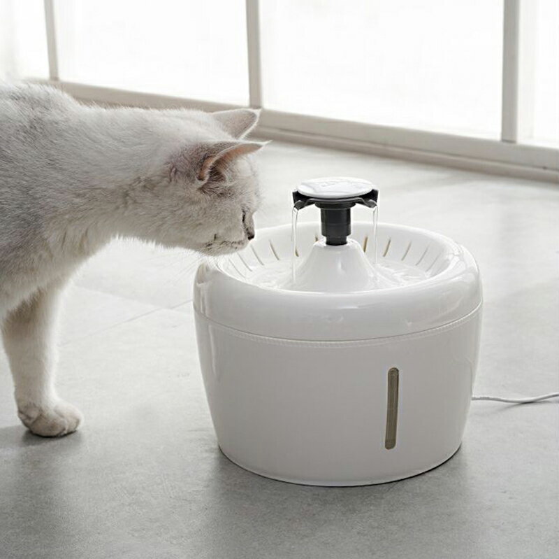 送料無料 ペット自動給水器 猫 噴水 静音 水飲み器 給水器　フィルター 2.5L大容量 ペット インコ 犬