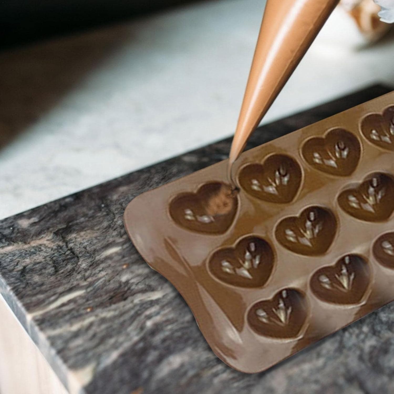 チョコレート型 シリコンモールド 6個入り チョコ型 ケーキ型 お菓子型 飴型 ハート 梅の花 星 スマイリー 貝殻 バラ モールド型 6種類花型 粘りにくい 耐熱耐冷 抜き型 アイスモールド バレンタイン お菓子作り 製菓用具