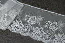 両山幅広チュール刺繍レース 1m 花 オフ白 (LFLA12OWEJRY)