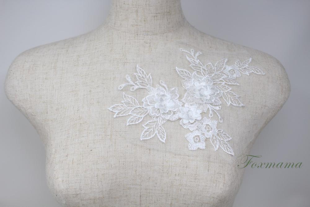 チュール刺繍花びら立体モチーフ 1枚 オフ白・キナリ Aタイフ゜ (MTHA82KNBH0A)