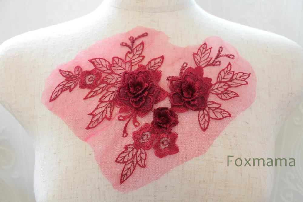 チュール刺繍花びら立体モチーフ 1枚 エンジ・赤色系×赤色ラメ糸 Bタイプ (MTHA92EJFO0B)
