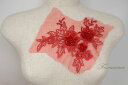 チュール刺繍花びら立体モチーフ 1枚 赤 x ラメ糸 Bタイプ (MTHA92RDHL0B)