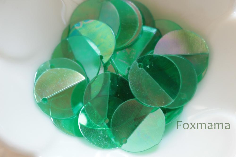 スパンコール 15mm 約43枚(約3g) 丸 折れ トップホール オーロラ 緑 (SCC15AGRWSFD)