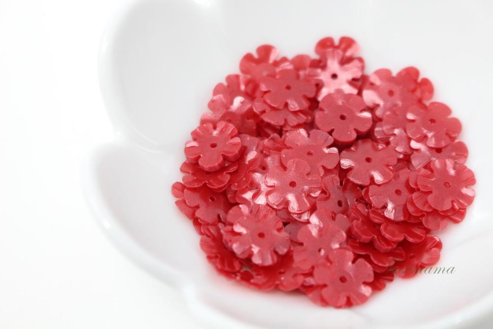 スパンコール 約3.8g分 5枚花びら10mm マット赤(SF510MRDBJHS)