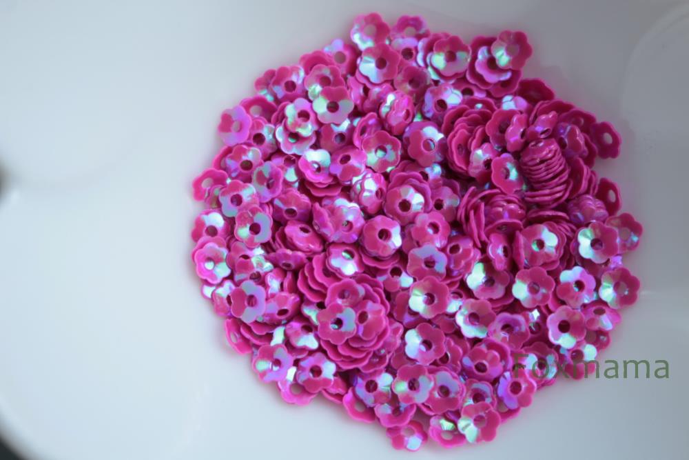 スパンコール 4mm 約530枚(約2.5g) 花カップ オーロラ 赤紫 (SFC04ARMEH00)