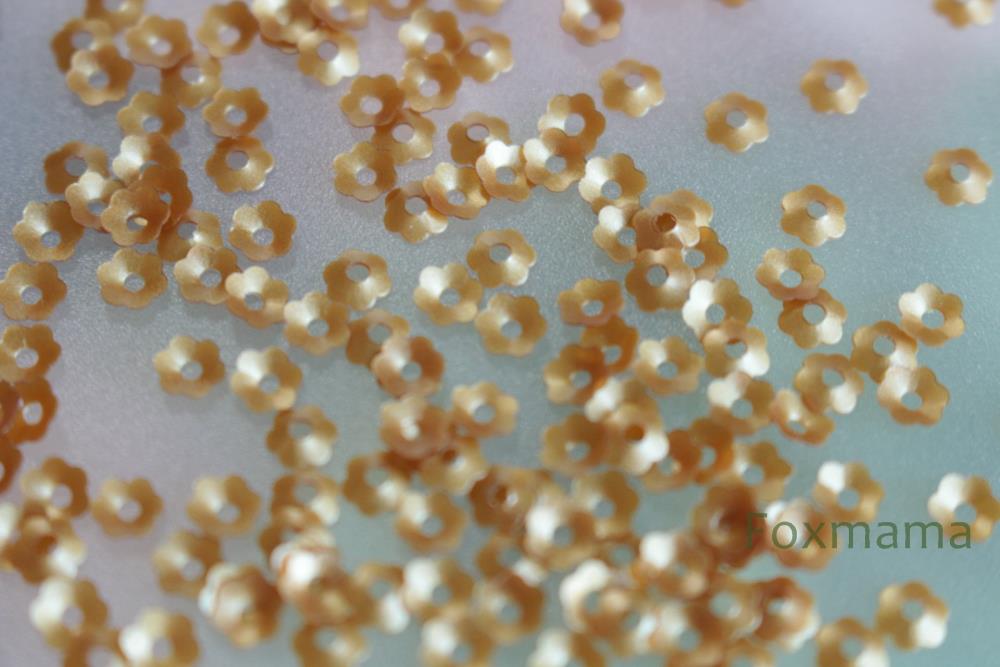 スパンコール 4mm 約640枚(約2.5g) 花カップ マット 黄土色 (SFC04MOCES00) 3
