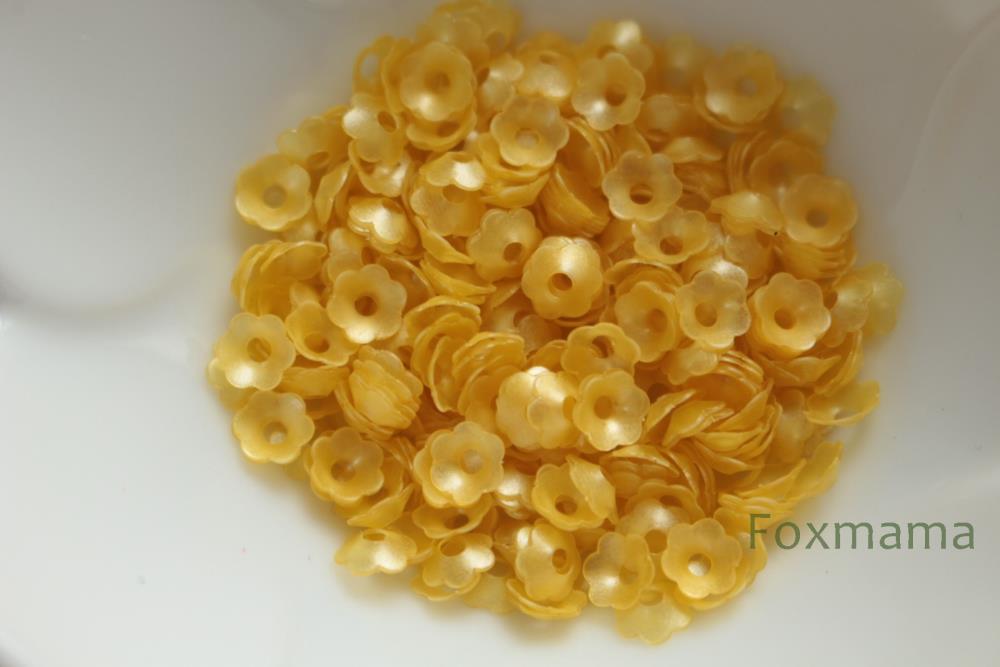 スパンコール 5mm 約340枚(約2.5g) 花カップ マット 黄 (SFC05MYLHH00)