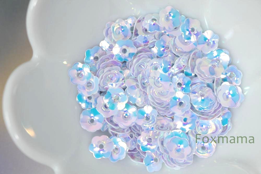 スパンコール 7mm 約250枚(約3.5g) 花カップオーロラ 乳白 (SFC07AMWEJ00)