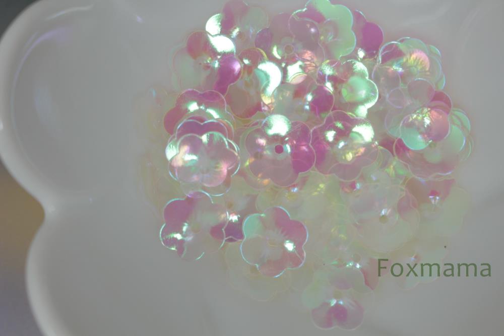 スパンコール 10mm 約80枚(約2.5g) 花カップ ネモフィラ オーロラ 半透明白 (SFC10AWHESHS)