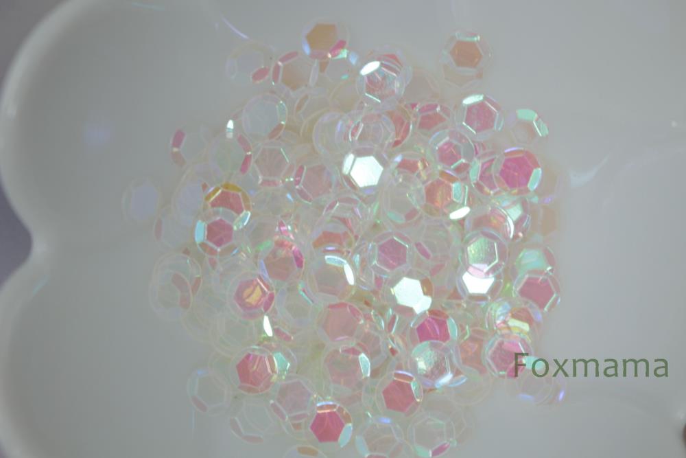 スパンコール 5mm 約250枚(約2g) 亀甲 オーロラ半透明白 穴なし (SKK05AWHFOHU)