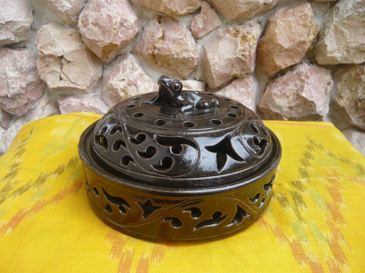 樂天商城 - リゾート雑貨　アメニティ雑貨　タバナン焼き　蚊取り線香ホルダー　アジアン雑貨　バリ雑貨 カエル