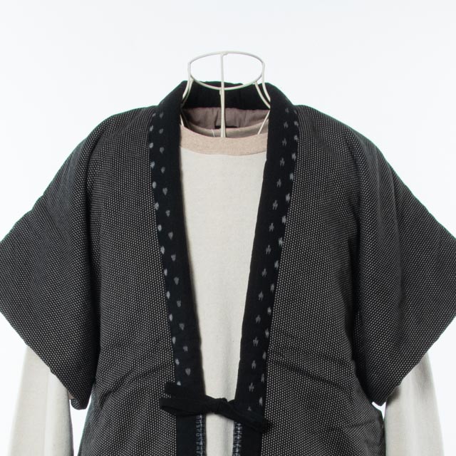 宮田織物 綿入れ半纏 袖なし 撫子奴 黒白