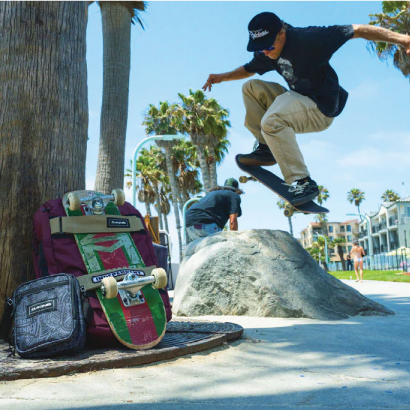 フリーク OUTDOOR&SUP&SNOWのダカイン スケートバック リュック Dakine MISSION STREET 25L x INDEPENDENT｜アングル3