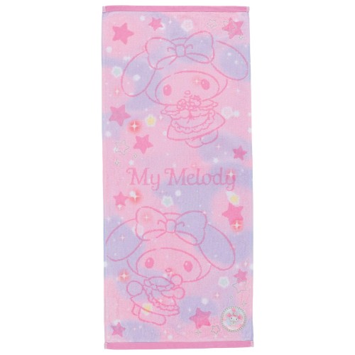 サイズ:約34×80cm / 生産国:中国 組成:本体:綿 刺繍糸:ポリエステル60% レーヨン40% アップリケ部分:ポリエステル/仕様:シャーリングジャカード・染料プリント・刺繍・プリントネーム・抗菌防臭加工 お風呂上りやスポーツ時などにご使用いただけます。 ぷくっとしたアップリケ部分が特徴のタオルです。 抗菌防臭加工をしているので繊維上の菌の増殖を抑え、嫌な臭いを防ぎます。 (C)'76 '20 SANRIO
