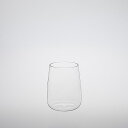 TG glassは台湾玻璃工業が創設したテーブルウェアブランドです。 世界の第一線で活躍するプロダクトデザイナーの深澤直人氏を迎え、台湾の文化期間Xue Xue社が両者のクリエイティブコンサルタントを勤めています。 耐熱ガラスの技術は世界的にもトップクラス。 台湾から発信する世界の定番を目指してTG glassの独立のブランドイメージを作りこみ、デザインに落とし込むことで「TG glass」は完成しました。 美しい耐熱ガラス製品のシリーズは温かみのある曲線が特徴で、優しさを表現しています。 こちらのレッドワイングラスは、 ワイングラスとしてはもちろんのこと、 普段使いとしてもおすすめのサイズ感です。 暮らしに溶け込むガラスの美しさと 耐熱ガラスの機能性が日常生活に豊かさを与えてくれます。 サイズ 約ø75×H100mm 容量 370ml 素材 ホウケイ酸ガラス 使用について 食器洗浄機○ 電子レンジ○ 蒸し器○ オーブン○ 直火× 生産国 台湾 デザイナー 深澤直人 ブランド TG glass (ティージーグラス) TGは上質な生活を重視する若い世代をターゲットに、台湾玻璃工業（台湾ガラス）が設立したブランドです。世界的に著名なデザイナーである深澤直人氏を招き、台湾文化への洞察をデザインに反映させた美しい耐熱ガラス製品シリーズを制作いたしました。台湾で作られたこのガラス製品は、世界中で販売されます。 深澤氏はXue Xue（シェイシェイ) 社をクリエイティブ・インテグレーション・コンサルタントに迎え、台湾でのホスピタリティの経験を元に、独自のブランドイメージを創出しました。 深澤氏にとって、台湾の人々は「人懐っこくて、優しくて、誠実」。 その印象をプロダクトデザインに落とし込むことで、温かみのある曲線で台湾を表現した、TG固有のガラス製品の美学を生み出しました。 台湾ガラスグループ、深澤直人氏、Xue Xue（シェイシェイ) 社の3者は、それぞれの卓越した生産技術とデザインの美学、台湾文化への深い洞察力を融合させ、ガラス製品に新たな息吹を吹き込みました。 今後、台湾のデザイナーやアーティストたちと協力し、台湾の生活を正しく表現する古典的なガラス製品のシリーズを通して、台湾文化の深層を紹介していく予定です。 使用上の注意事項 ■耐熱ガラスは温度変化には強いですが、強化ガラスとは異なりますため、 通常のガラスと強度は同じになります。ご使用時にはお気を付けくださいませ。 ■表面に傷がつくと強度が低下し破損の原因となります。 金属製のカトラリーをご使用時には十分にご注意くださいませ。 ■お手入れの際は柔らかいスポンジと中性洗剤で洗ってくださいませ。 ■まれにガラス内部に気泡が見られる場合がありますが、気泡の大きさが直径1mm未満で、数が3個以下かつそれぞれの気泡が3cm以上離れているものは良品となります。　