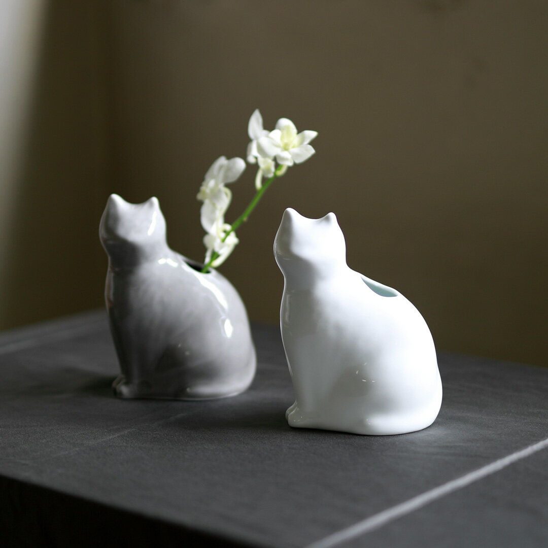 Rakuten - amabro (アマブロ) ひがし ちか 花器「愛 編む 磁器猫」フラワーベース