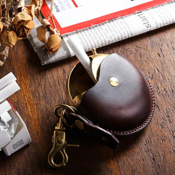 携帯灰皿 キーホルダー 男性 レザー プレゼント 女性 ギフト おしゃれ 高級 革 レザーマルチケース 小物入れ 灰皿 Cramp メンズ 男性 カラビナ マル...