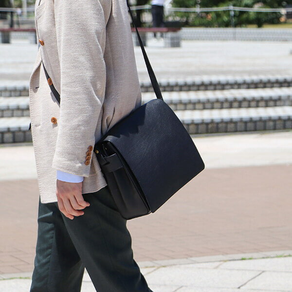 乐天商城 - オセアノ SHOULDER BAG B5サイズ ショルダーバッグ oceano メンズ 男性 レディース 女性 軽量 大容量 レザー 革 本革 おしゃれ 人気 誕生日 プレゼント 通学 旅行 シンプル