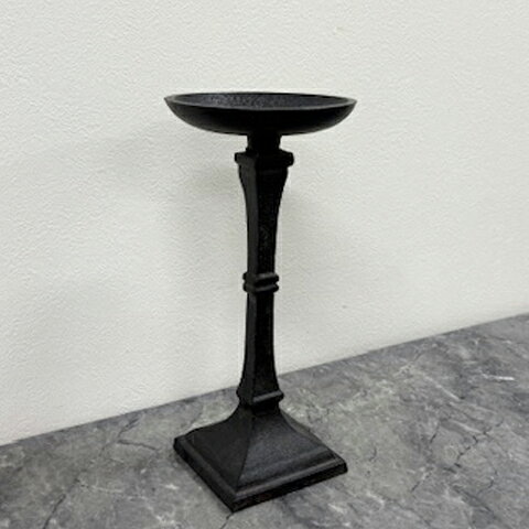 モデルルーム展示品 スタッフコメント： 商 品 詳 細 メーカー名 － サイズ（単位：mm） (約)横幅135/奥行135/高さ285mm 詳　細 素材：アイアン 重量：約1.7kg ●展示品の為、細かな傷・汚れは御座います。予めご了承下さ...