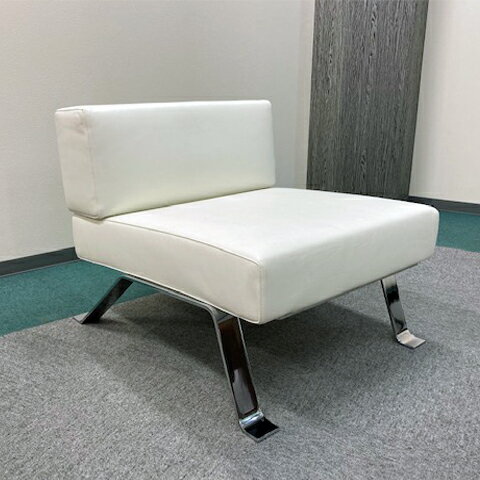 [中古]★モデルルーム展示品★【Cassina】値下げしました！カッシーナラウンジチェアパーソナルチェアオンブラOMBRA1人掛ソファ1Pソファホワイト革製椅子家具お届けご指定日1か月先まで