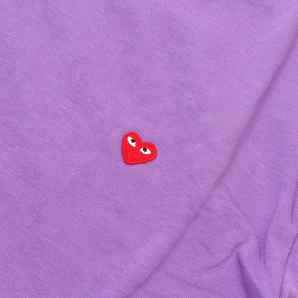 新品 プレイ コムデギャルソン PLAY COMME des GARCONS MENS Small Red Heart S/S T-Shirt Tシャツ PURPLE メンズ 新作