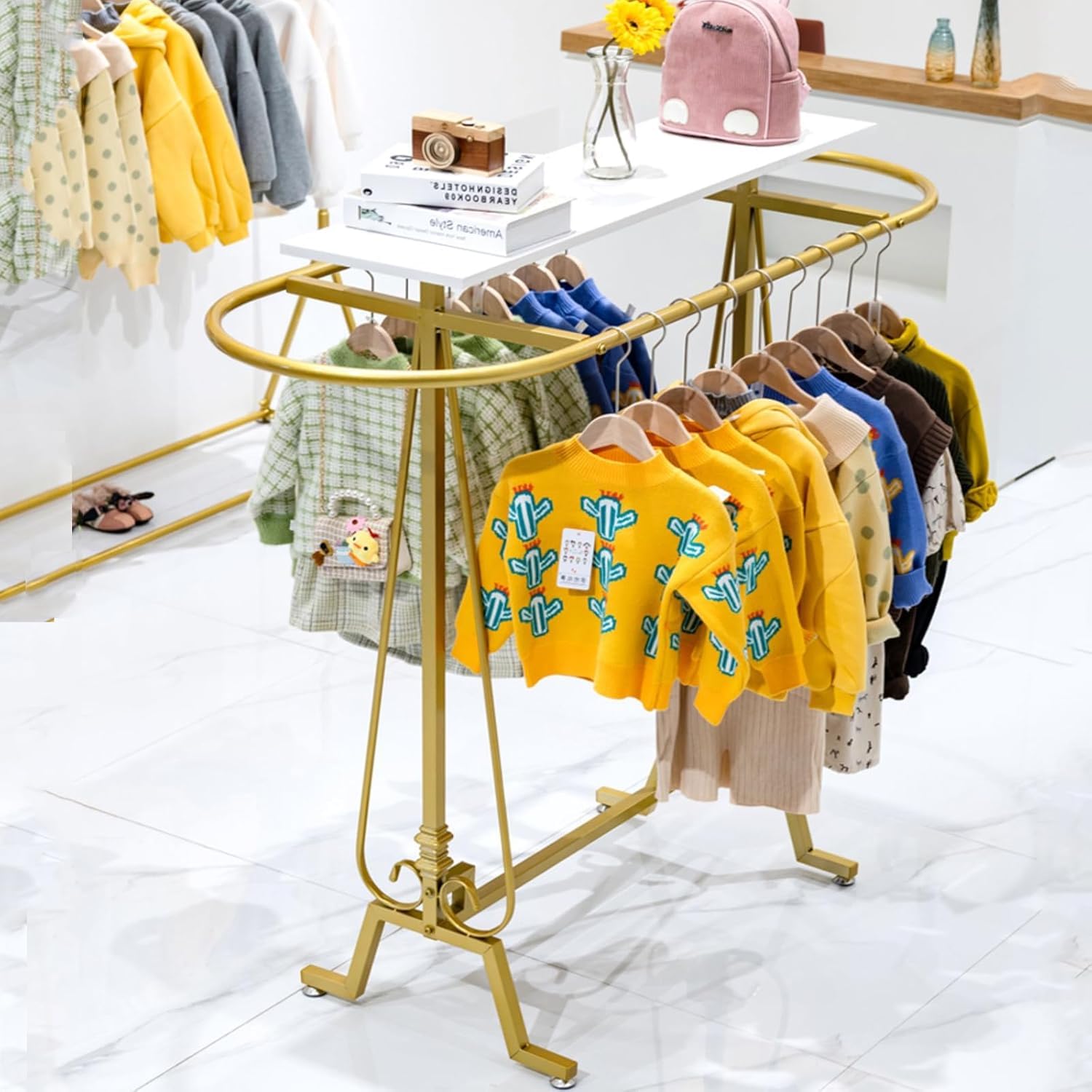 Rakuten - 丸型衣類ラック、楕円形鉄製衣類吊り下げラック、小売用衣類ラック、寝室用衣類吊り下げ用ポータブル小売ディスプレイスタンド,金