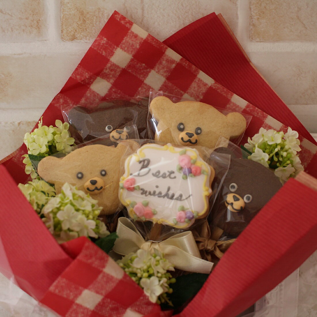 くまさん5本花束ギフト　メッセージ入れ　アイシングクッキー　お菓子ブーケ　可愛い ギフト　プレゼント チョコレートクッキー バタークッキー　ブーケ　オーダー　キャラクター　誕生日プレゼント　しろくま　thank you