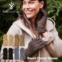 emu Australia Beech Forest Gloves (エミュー オーストラリア ビーチ フォレスト グローブ) ムートンブーツの暖かさを手元でも実感できる手袋です。 表面は柔らかくしっとりとした質感で、 中はふわふわのムートンが冷える手元を優しく包んでくれます。 伸縮性があり、自分の手の形に馴染んでいくので、使えば使うほど、心地がよくなります。 しっかりと縫い付けられたステッチが冷気を完全にガードします。 すっきりとしたシンプルなシルエットは、上品な印象を演出します。 カラー　：　マッシュルーム、ブラック、ダークグレー、チェスナット、チョコレート サイズ： Sサイズ : 全長約23.8cm　横幅9.3cm　履き口内寸19.5cm　中指の長さ8cm Mサイズ : 全長約24cm　横幅10cm　履き口内寸23.5cm　中指の長さ9cm ※商品により個体差がございます。 素材　 シープスキン