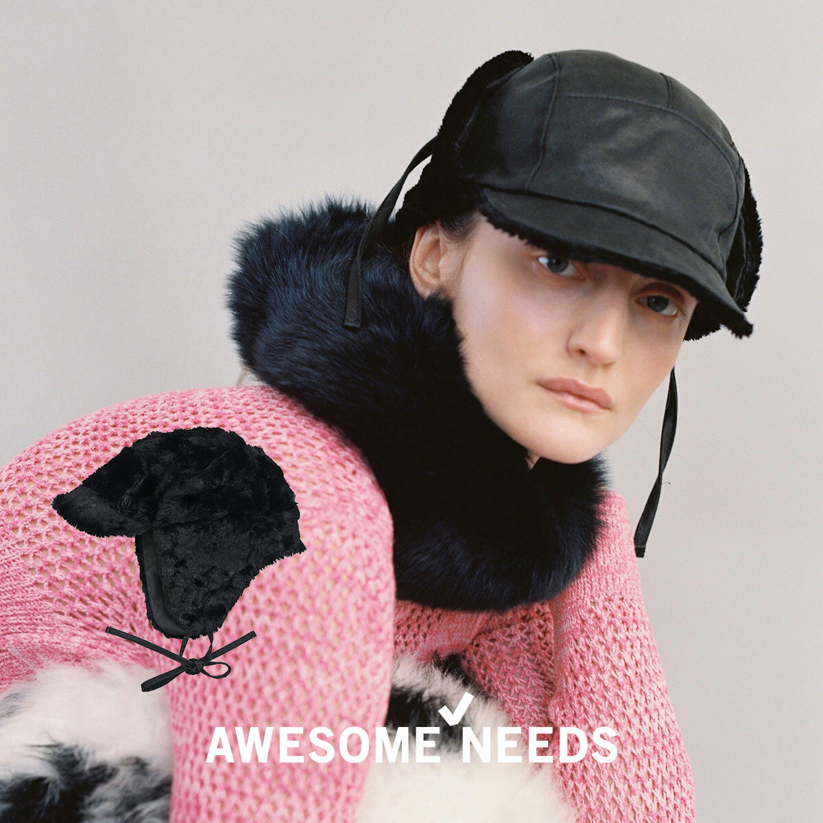 ▼AWESOME NEED/ RIVERSIBLE TRAPPER CAP AWESOME NEEDの トラッパーキャップはリバーシブル仕様。 この手の帽子でしっかりとリバーシブルで使えるアイテム は中々ないので嬉しいデザインです。 表はクラックスエードのヴィンテージな雰囲気。 裏を返せばファーキャップになり、それぞれ違った印象を楽しめます。 軽くて着心地がよく、保温性にも優れており ブランド特有のスタイリッシュでモードな雰囲気は 幅広いコーディネートのアクセントに。 ストラップを結んだり、イヤーマフを折り上げてみたり その日のコーディネートや気分によってアレンジ自由自在。 【AWESOME NEEDS / オーサムニーズ】 韓国ソウルで誕生したファッションブランド。 AWESOME NEEDS とは、自分だけのスタイルを求めようとする「魅力的な欲望」を意味し、 その欲望を満たすためのプロダクトを考案し世に送り出すブランドです。 インフルエンサーや韓国アーティストに愛用者が多く 世界的に注目を集めています。 【 サイズ 】 頭囲58-60cm つばの長さ4.5cm 【 素材 】 表地 : 綿55％ ポリエステル45% 裏地 : ポリエステル100% 【重量】 100g