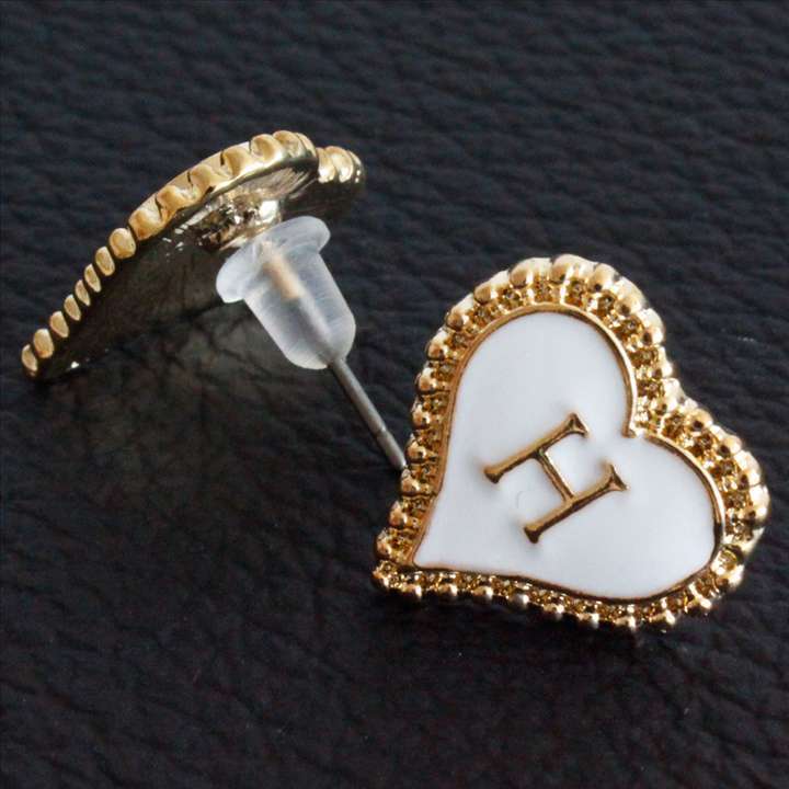 500円アクセ アルファベット イニシャルHハート両耳ピアス◎ホワイト[5027569]