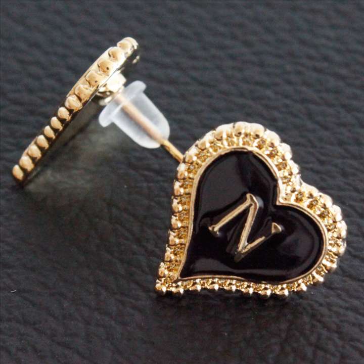 500円アクセ アルファベット イニシャルNハート両耳ピアス◎ブラック[5027701]