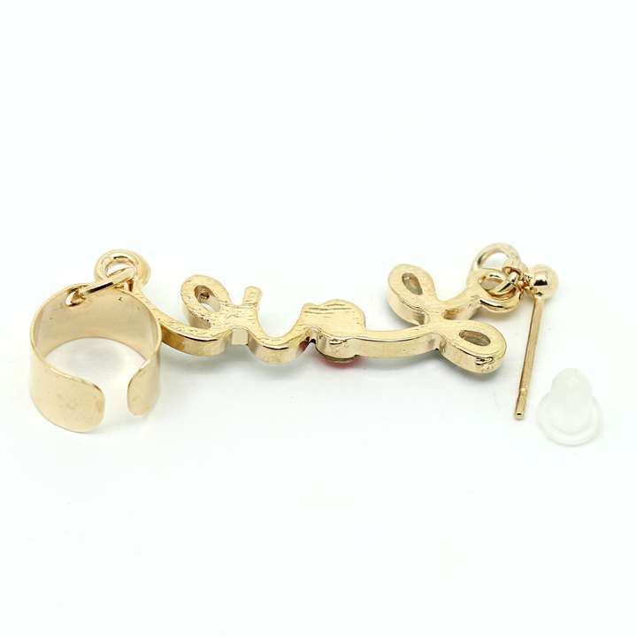 イヤーカフピアス Love ロゴ ステンレス ラインストーン◎ゴールド[5652673]