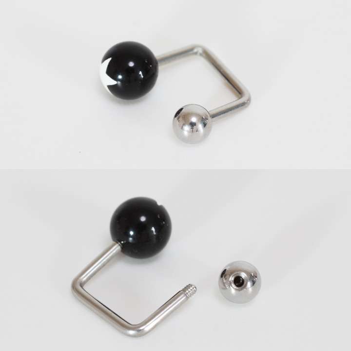 Fried Jamの【メーカー直送/営業日に限り13時までの注文で即日発送/直送品以外同梱不可】ボディピアス コの字 星ボール 16G ステンレス バーベル 片耳◎ブラック[6748835]【YK】｜アングル2