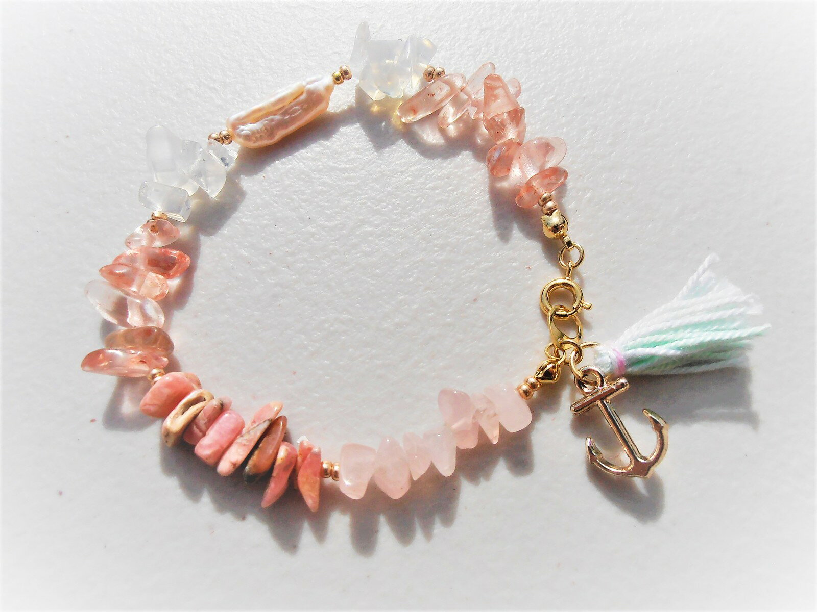 Mermaid jewelry ハンドメイド 天然石ブレスレット (ターコイズ系）（ピンク系） タッセル シェルチャーム 手作りアクセサリー　ハワイアンジュエリーの商品画像 3
