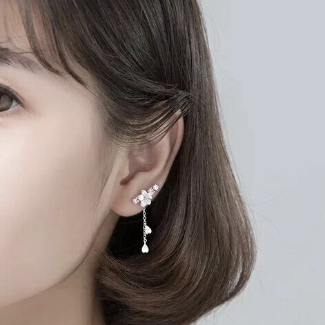 Silver925 耳たぶに沿う ピアス 揺れる 桜咲くサクラ ピアス カジュアル レディース マザーパール 送料無料 CZ アクセサリー　さくら