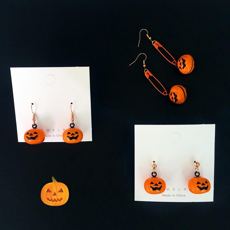 ピアス レディース 可愛い イヤリング カボチャ 鈴 ハロウィン イヤークリップ フック 揺れる ぶら下がり 小ぶり 女の子 オレンジ 安全ピン