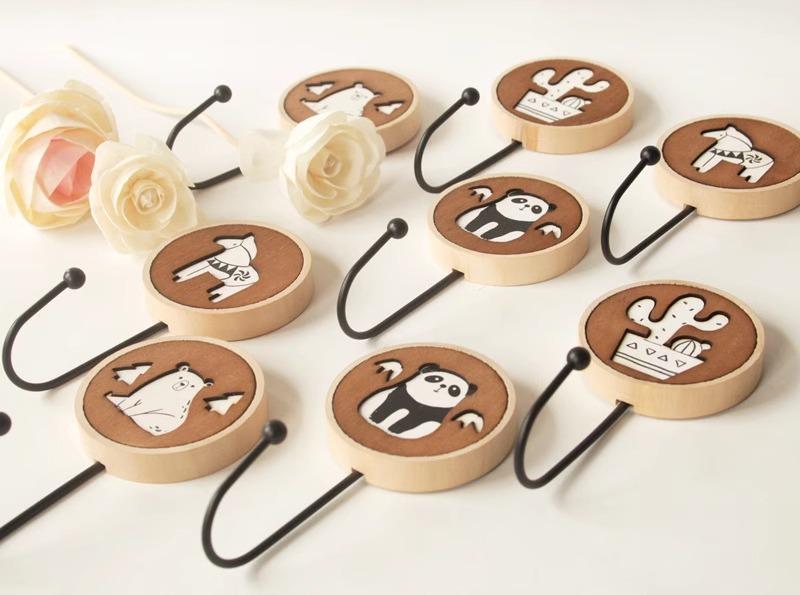 壁掛け フック 粘着 強力 ステッカー 装飾 収納 木製 インテリア アート 壁 吊り下げ ラック 雑貨 玄関..