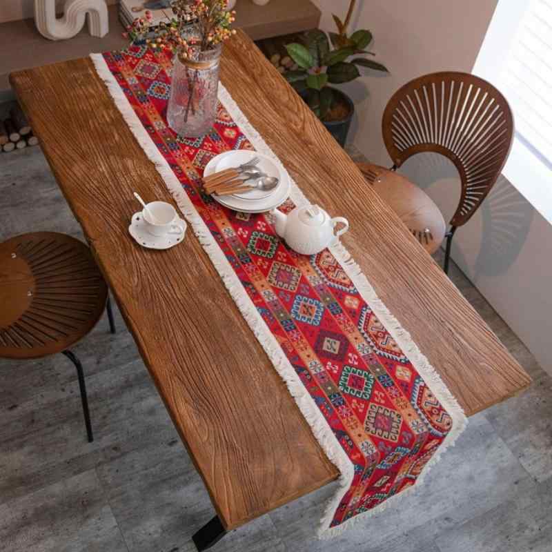 テーブル ランナー おしゃれ クリスマス お祝い クロス 装飾 レトロ エスニック 民族風 幾何学模様 フリンジ プレースマット 長方形 円形 赤