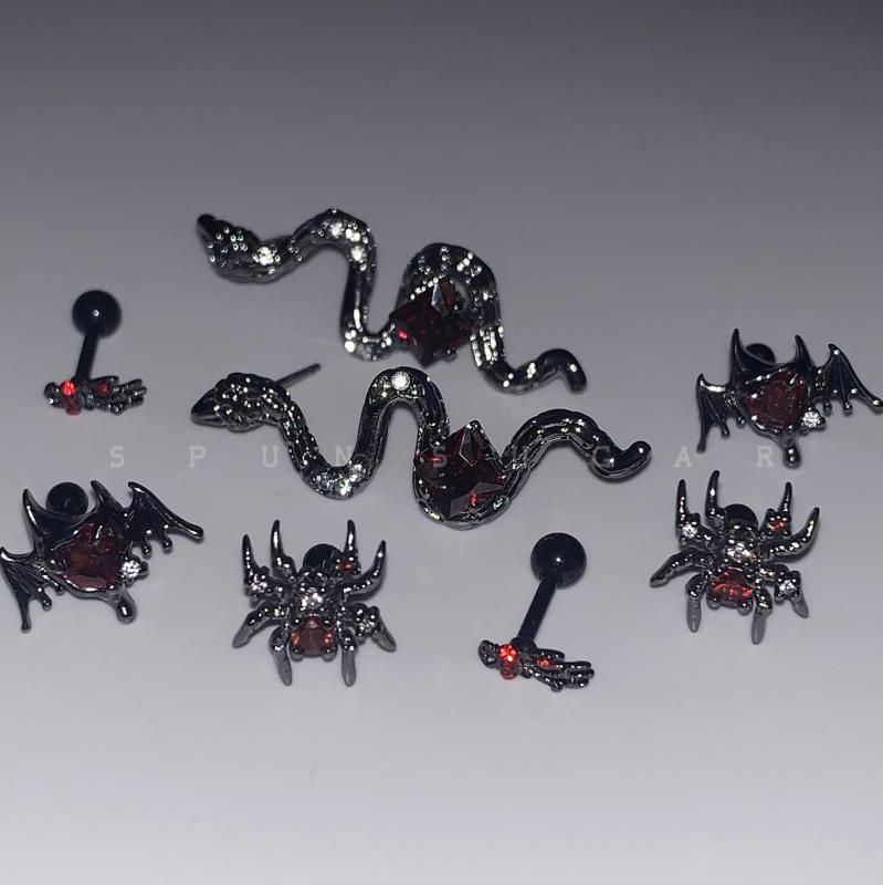 Rubellite - ピアス おしゃれ 蜘蛛 クモの巣 悪魔 デビル 耳骨 魅力的 個性 鉤爪 ヘビ 蛇型 スネーク アクセサリー 爬虫類 赤 韓国 合金 メッキ