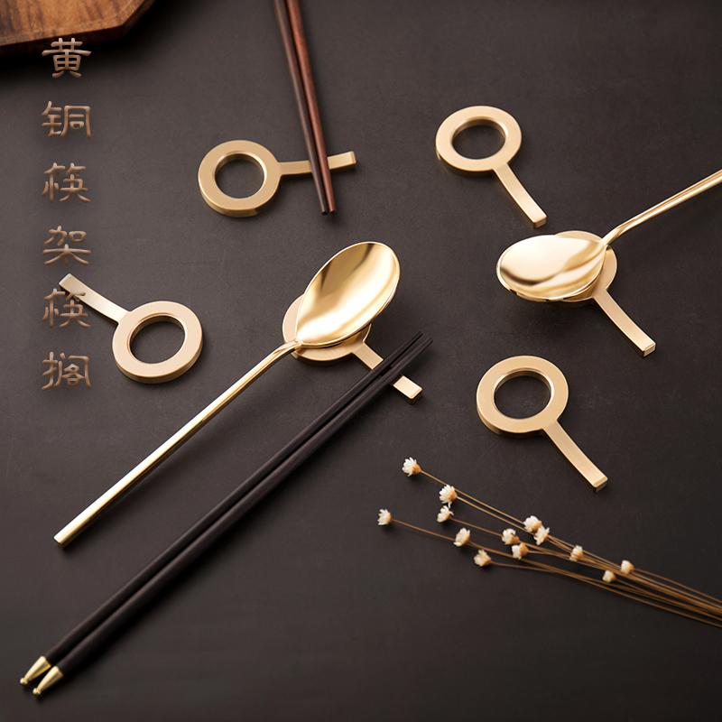 箸置き おしゃれ 真鍮 ホルダー 金属 ホテル スプーン 兼用 小型 ホーム キッチン 和 食器 多用途 シンプル エレガント 丈夫 光沢 金