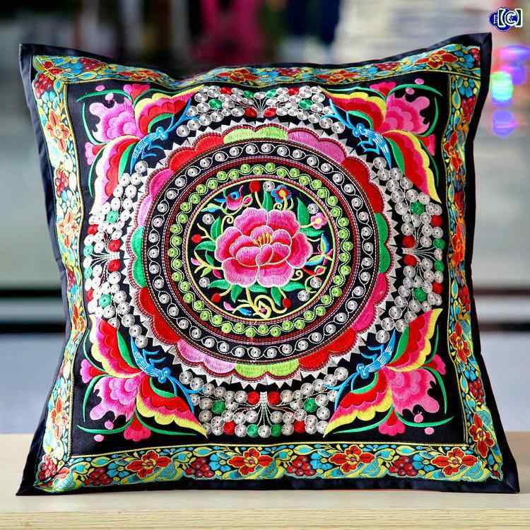 クッションカバー エスニック 民族風 スクエア 角型 インテリア 雑貨 刺繍 花 鳥 鮮やか 華やか リビング 椅子 ソファ [2]