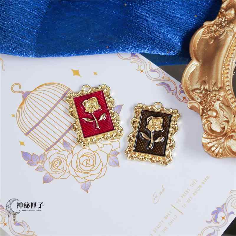 アクセサリー パーツ チャーム ハンドメイド DIY 合金 メッキ カン付 薔薇 額縁 一輪花 絵画 ペンダント ネックレス ピアス イヤリング ヘアピン 手作り クラフト 手芸 資材 素材 バロック ゴシック ロリータ ヴィンテージ風 レッド ブラック