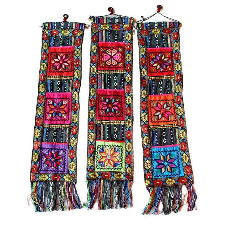 おしゃれ インテリア タペストリー エスニック 民族風 背面 装飾 壁掛け 吊り下げ 刺繍 布 竹 ウォールポケット リビング 寝室 玄関 花柄 孔雀 牛頭